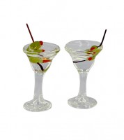 Cocktailgläser mit Oliven - Kunststoff - 1:12 - 2 Stück