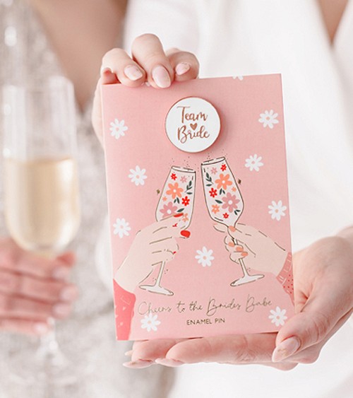 Klappkarte mit Ansteck-Pin "Team Bride"