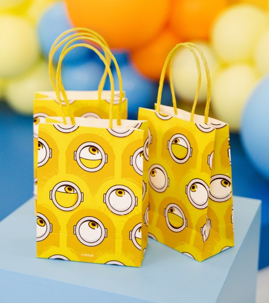 Geschenktüten aus Papier "Minions" - 12 x 15 cm - 6 Stück