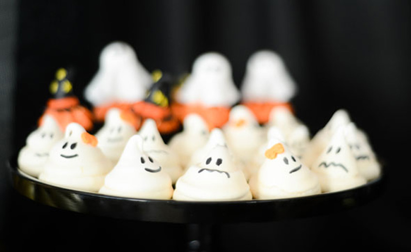 Süßes Spuk-Rezept: Baiser-Halloween-Geister für kleine Schleckermäuler