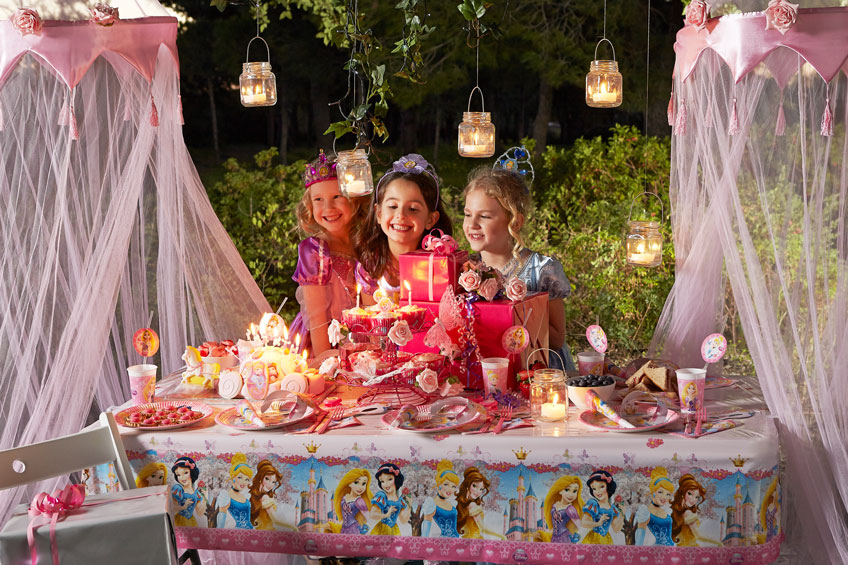 Mehrere Disney-Prinzessinnen auf einmal? Klar! Lass dein Kind das Motto für seine Geburtstagsparty wählen