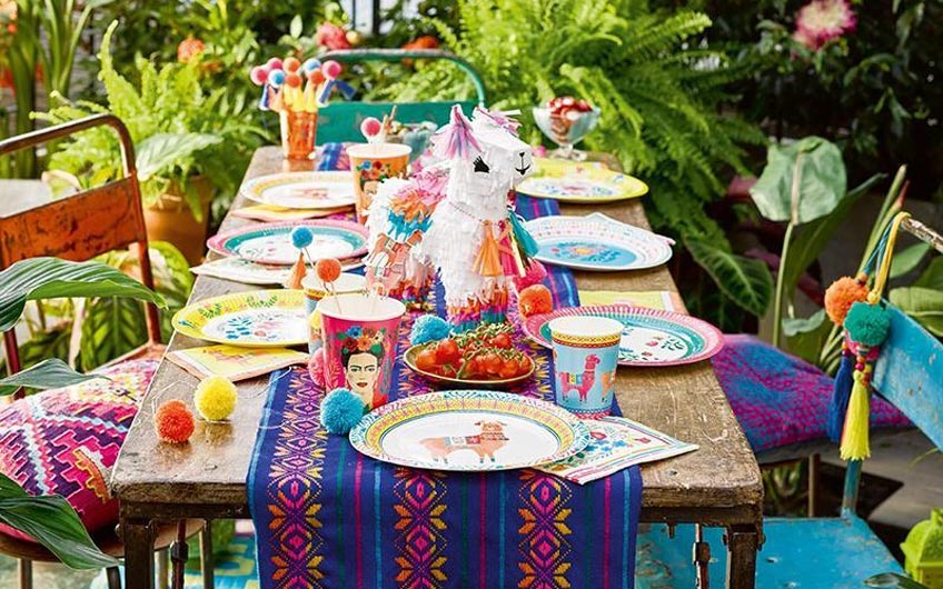 Feier eine sommerliche Kaktus-Mottoparty mit trendiger Deko