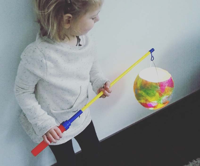 Mit der Ballon-DIY-Laterne kann der Martinstag kommen (c) Karin Fischer