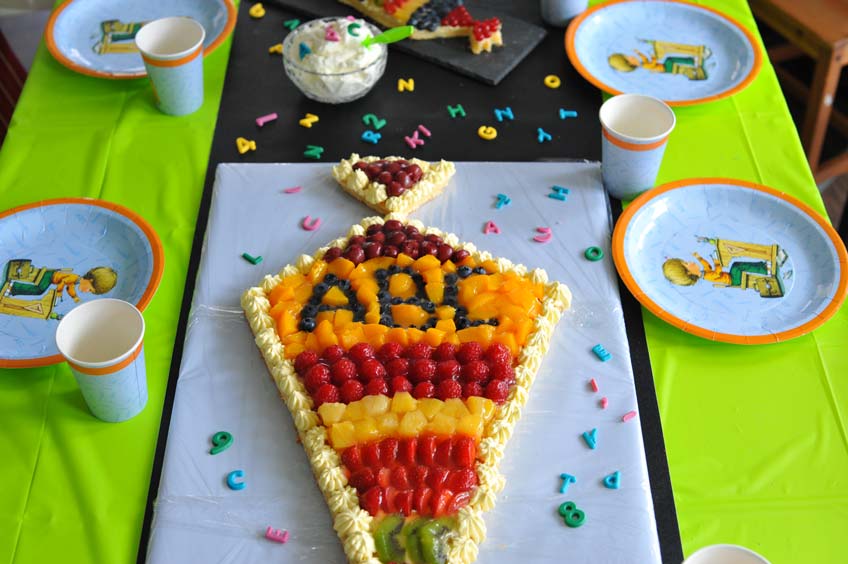 Der ABC-Kuchen als Schultüte ist originell und einfach zum Schulanfang