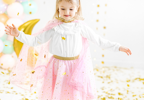 Lass dein Kind zum 3. oder 4. Geburtstag Prinzessin sein - samt Kostüm und Krönchen