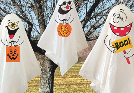 In den USA findet sich Halloween-Dekoration Drinnen und Draußen