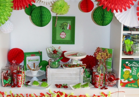 Bunt und fröhlich wird's zum Weihnachtsfest mit kräftiger Rot-Grüner Deko und dem Grinch!