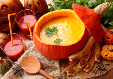 Perfekt für den Herbst: leckere Hexen Kürbissuppe zu Halloween