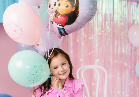 Gabby's Dollhouse Ballonbouquet zum Film aus lizenzierten Folien- und Latexballons