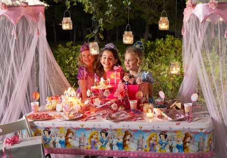 Mehrere Disney-Prinzessinnen auf einmal? Klar! Lass dein Kind das Motto für seine Geburtstagsparty wählen