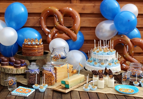 Kreativer Sweet Table mit Brezeln für die Oktoberfest-Party (c) Mareike Winter - Biskuitwerkstatt