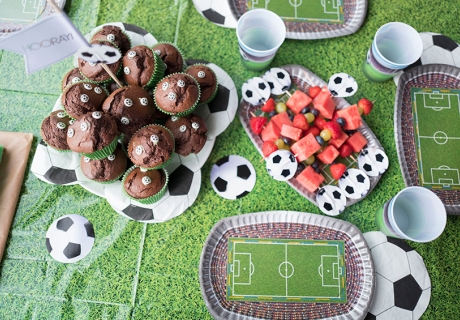 Bereit für die WM - mit diesem tollen Fußball-Sweet-Table habt ihr jede Menge Fans © juliaweisshome